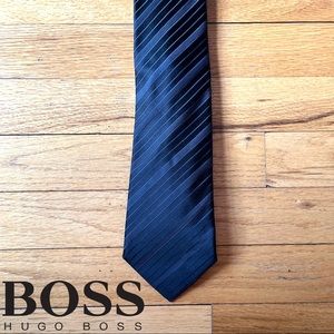 Hugo Boss Mens Black on black self print diagonal stripe design tie 100% silk